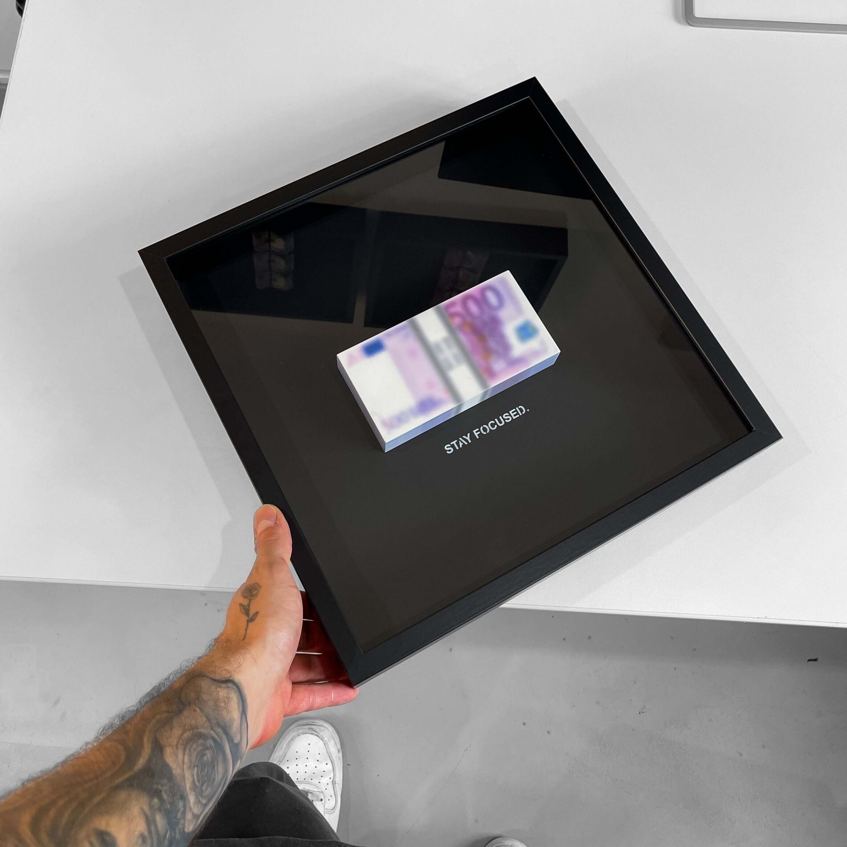 Blurred Stack - EUR - Image 2